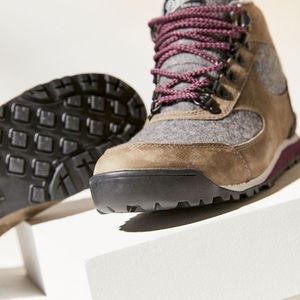 NWOT Danner Jag Wool Hiking Boots